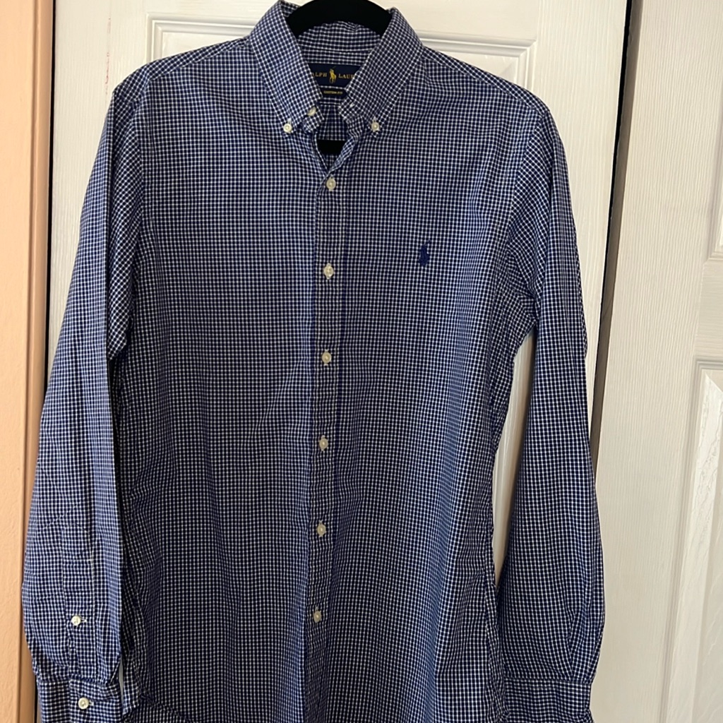 Ralph Lauren Men’s Long Sleeve Plaid Shirt. 100 Percent Cotton. Size S